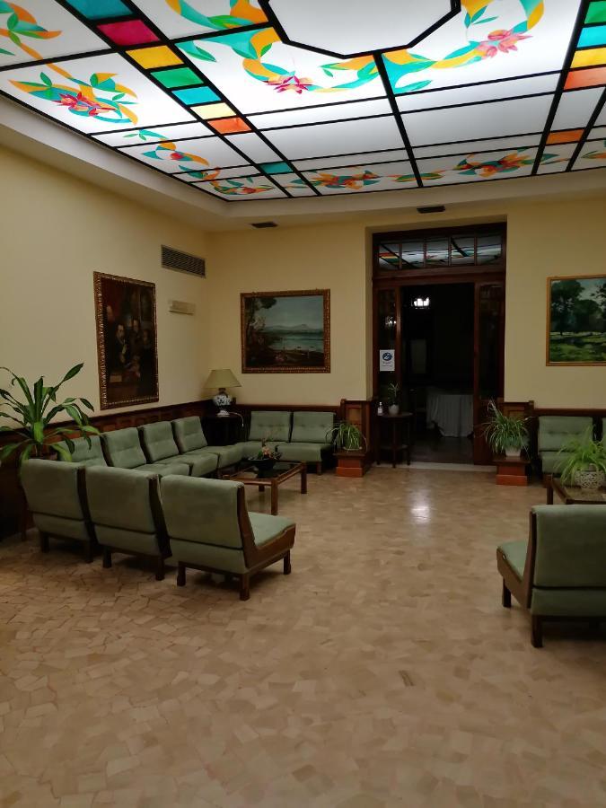 Hotel Antico Borgo Риоло Терме Екстериор снимка