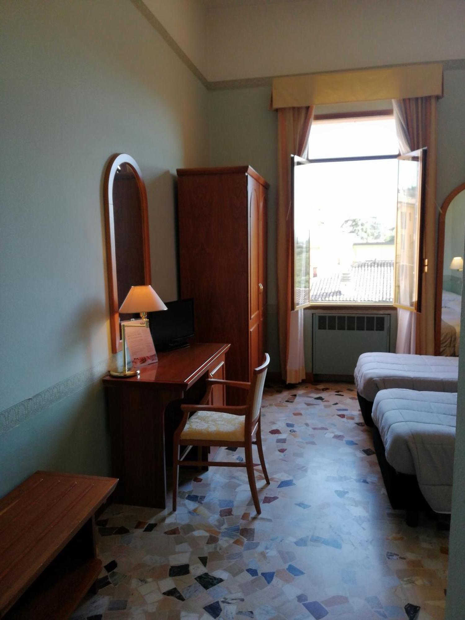 Hotel Antico Borgo Риоло Терме Стая снимка
