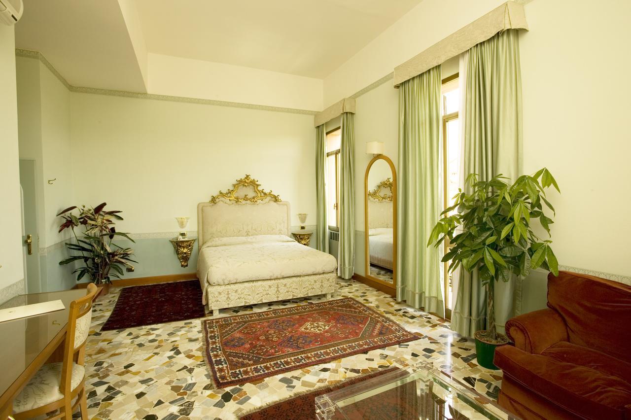 Hotel Antico Borgo Риоло Терме Екстериор снимка