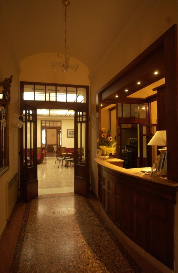 Hotel Antico Borgo Риоло Терме Екстериор снимка
