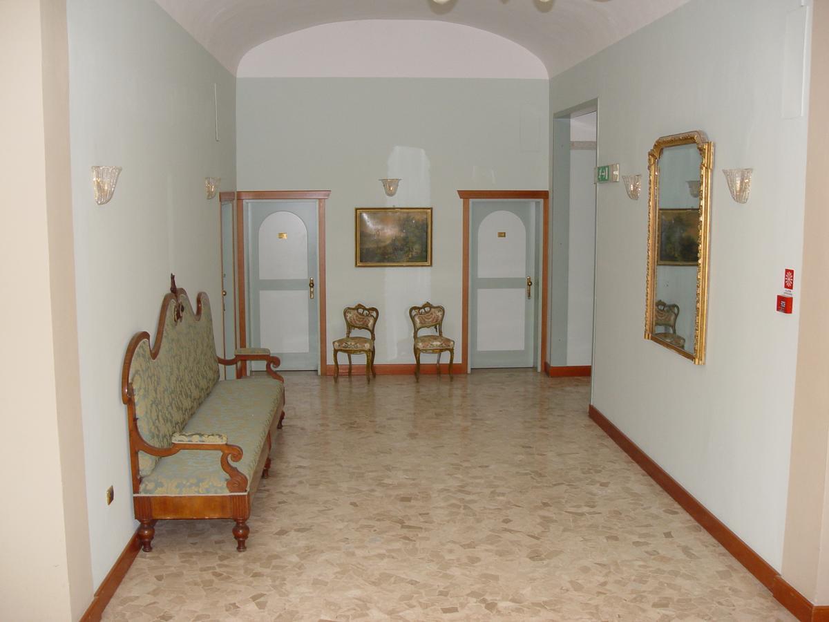 Hotel Antico Borgo Риоло Терме Екстериор снимка