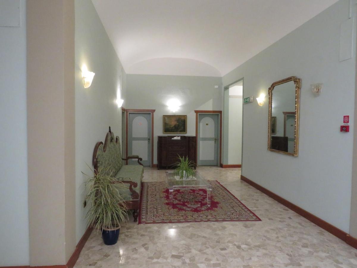 Hotel Antico Borgo Риоло Терме Екстериор снимка