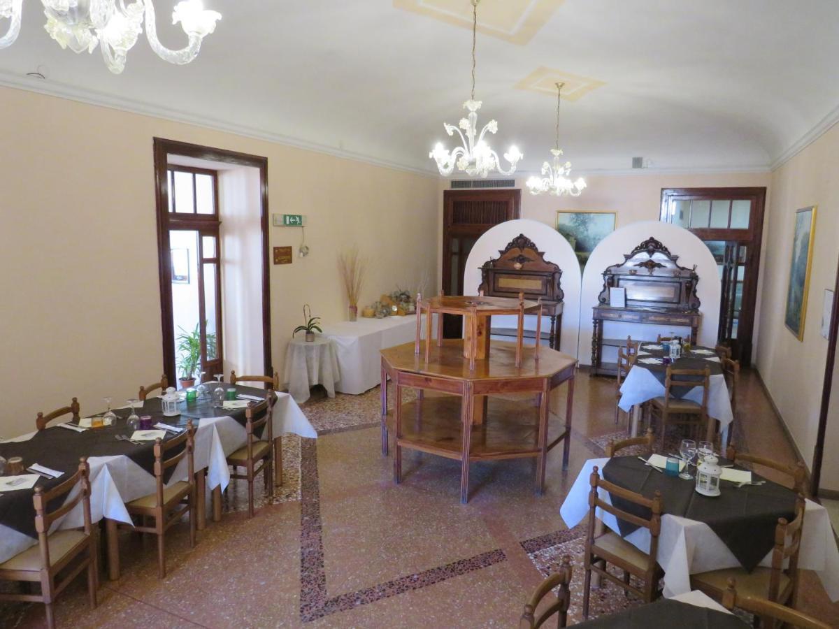 Hotel Antico Borgo Риоло Терме Екстериор снимка
